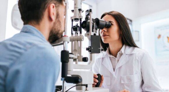 ¿Cuál es la diferencia entre oculista, oftalmólogo y optometrista?
