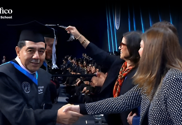 Dr. Fermín Silva obtiene su MBA en la Universidad del Pacífico